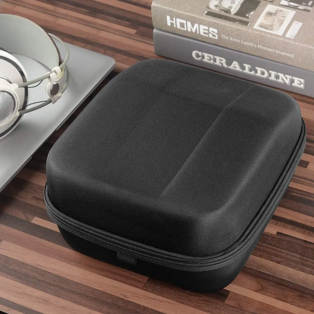 Geekria - Estuche rígido para auriculares AKG K712 Pro K701 K702 Q701 K812 K872 K845BT, bolsa de transporte para viaje a prueba de golpes