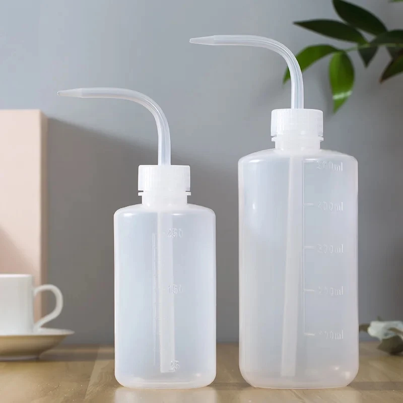Botella de plástico con boquilla curvada para limpieza de plantas suculentas, botella de agua transparente con escala, herramienta de riego, 250/500mL