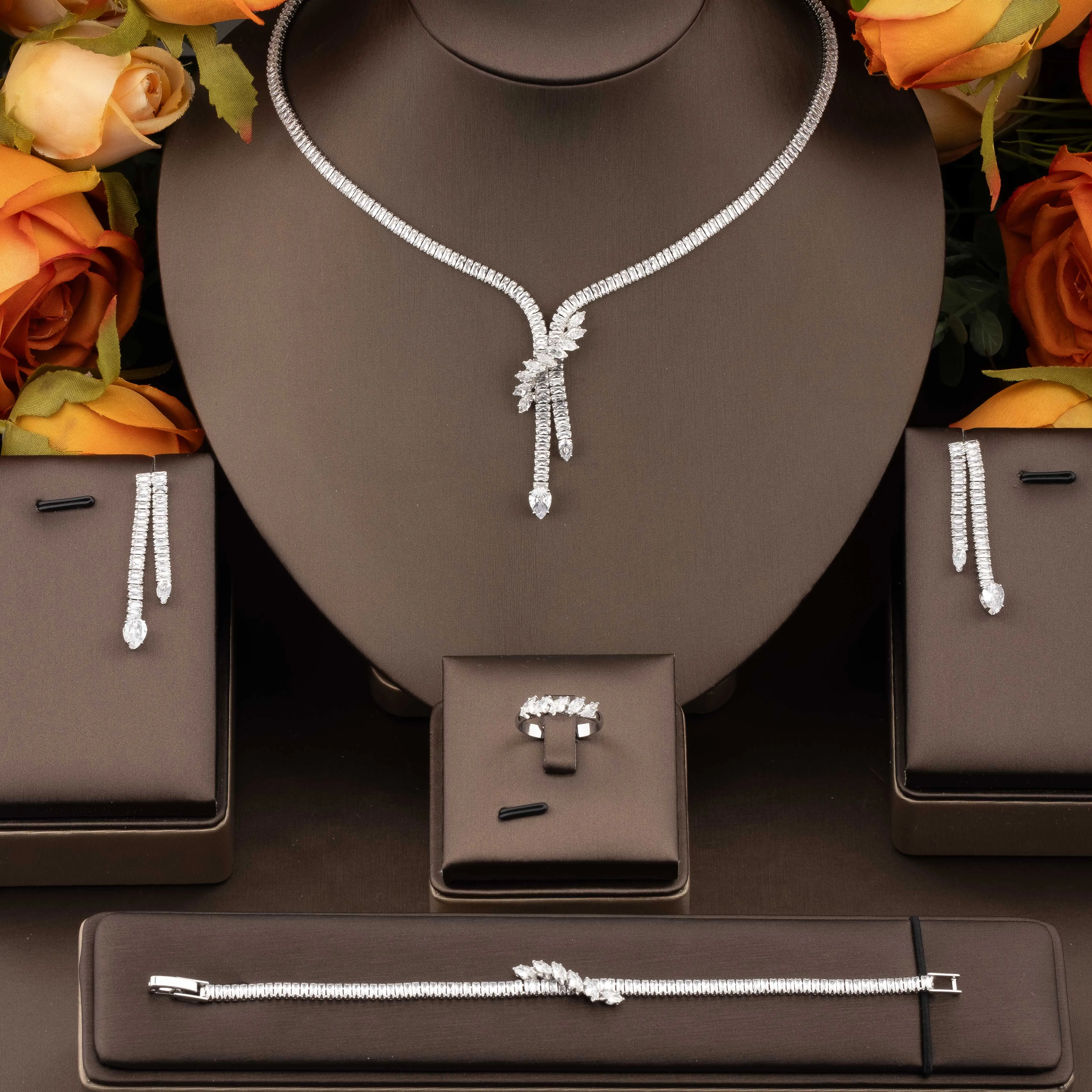1 conjunto de joyas de circonita cúbica de alta calidad, lujosas y elegantes, con diseño de enredadera, adecuado para que las mujeres las usen en bodas y banquetes. Caja de regalo no incluida