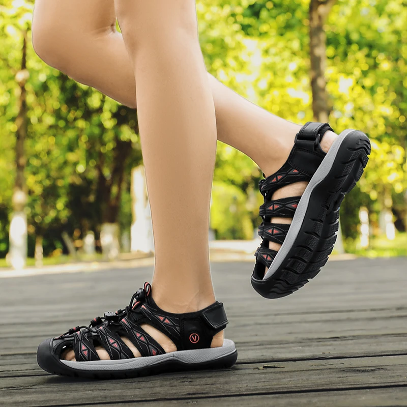 Sandalias de mujer de cuero genuino de verano, cómodas sandalias de gladiador, nuevas zapatillas de deporte de diseñador, sandalias de playa ligeras para mujer al aire libre