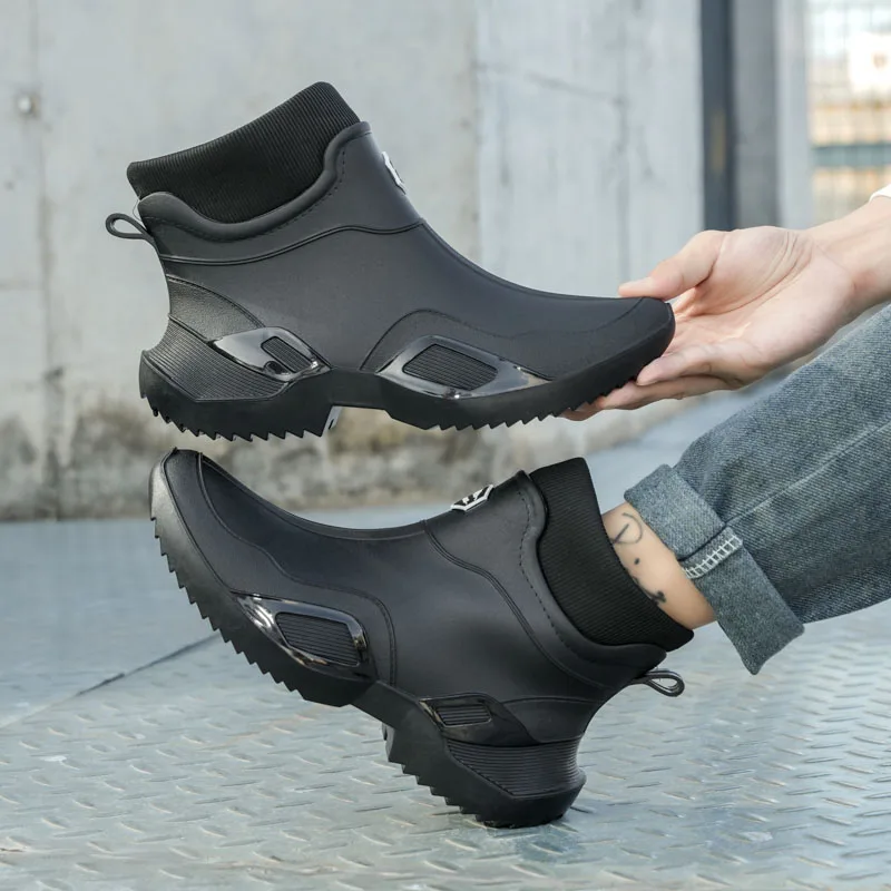 Zapatos impermeables cálidos de invierno para hombre, Botas de lluvia cortas para mujer, además de Botas de lluvia de terciopelo para parejas