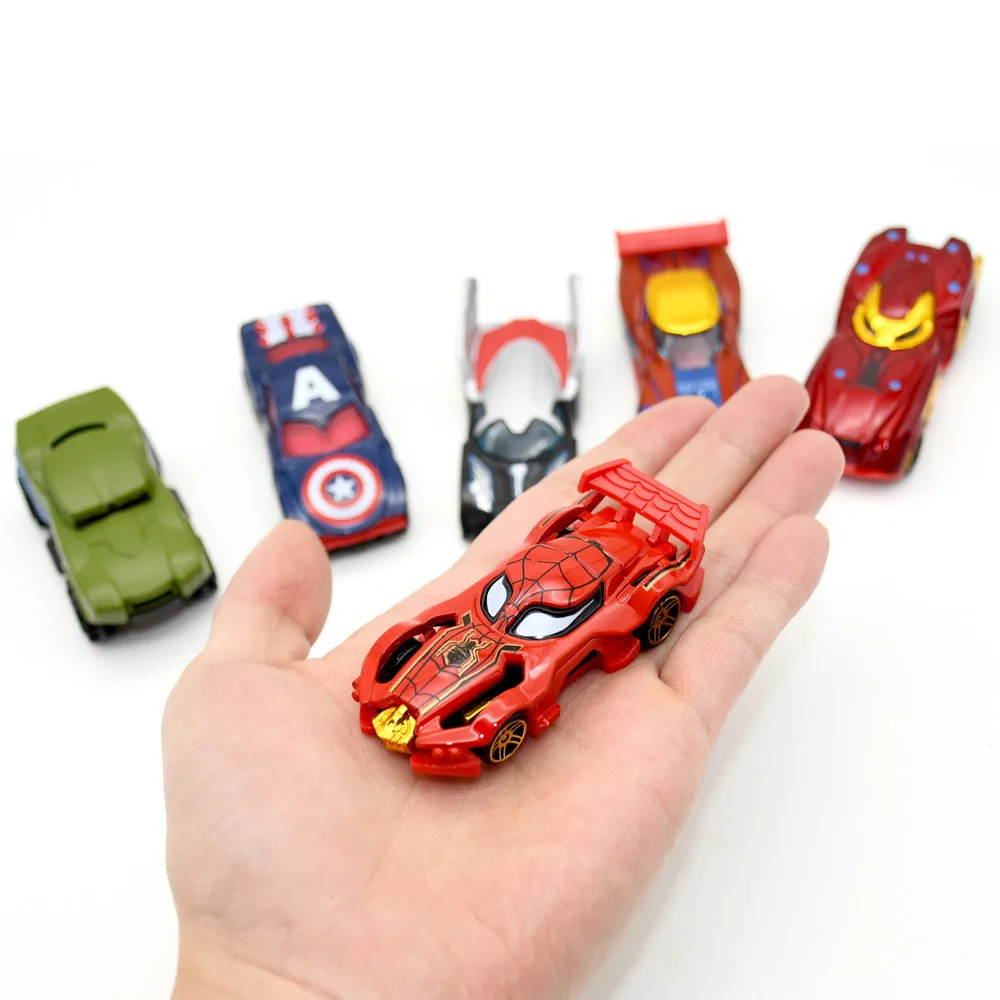 Coche de juguete de aleación para niños, modelo de simulación de superhéroe, mini coche de juguete de metal fundido a presión, vehículo de juego para niños con temática de superhéroes.