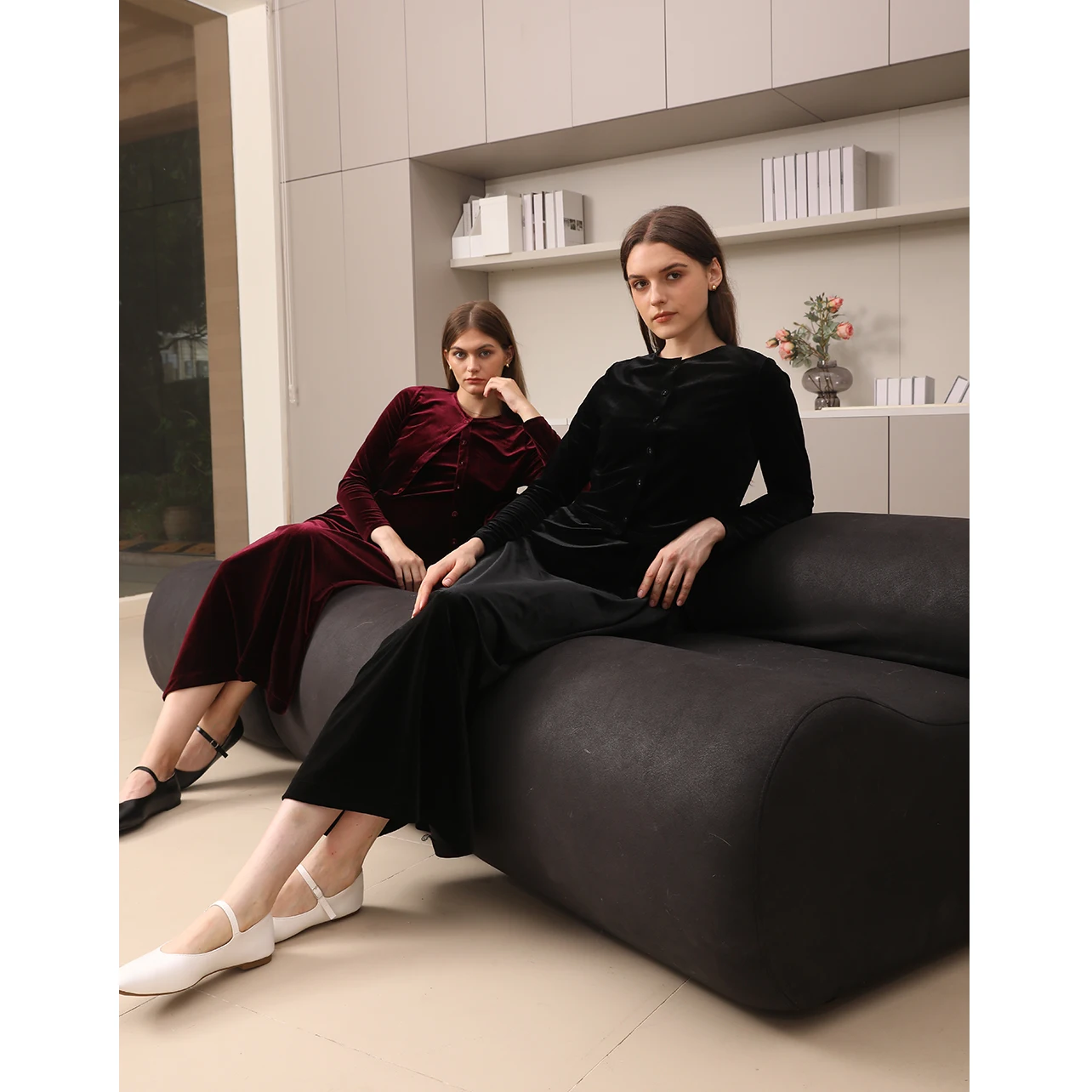 AP 2025 Otoño e Invierno cárdigan de terciopelo para mujer y vestido de tirantes ropa elegante para mujer camisa Modal acanalada personalizada en tres colores