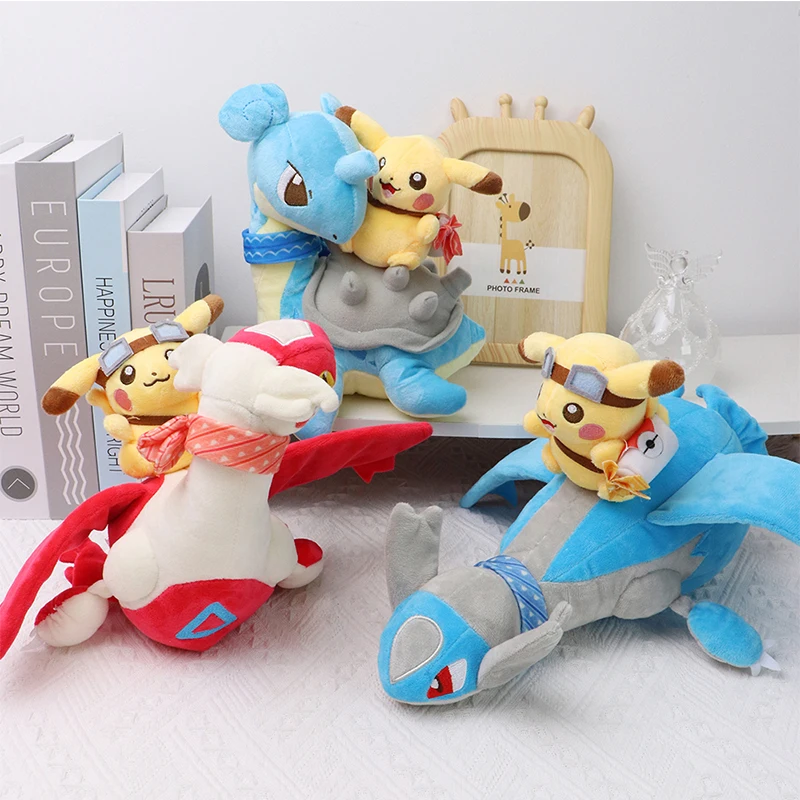 Kawaii Pikachu montando Lapras Latios Latias muñeco de peluche Pokemon juguete de peluche creativo Anime dibujos animados regalo de Navidad para niños