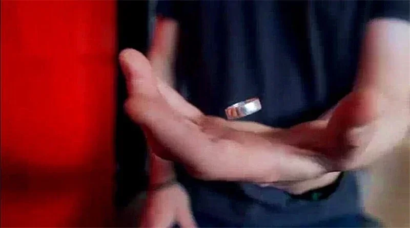 Anillo flotante para trucos de magia, bolígrafo de juego, efecto flotante de traje Invisible, potentes accesorios mágicos, accesorios de escenario de primer plano, truco