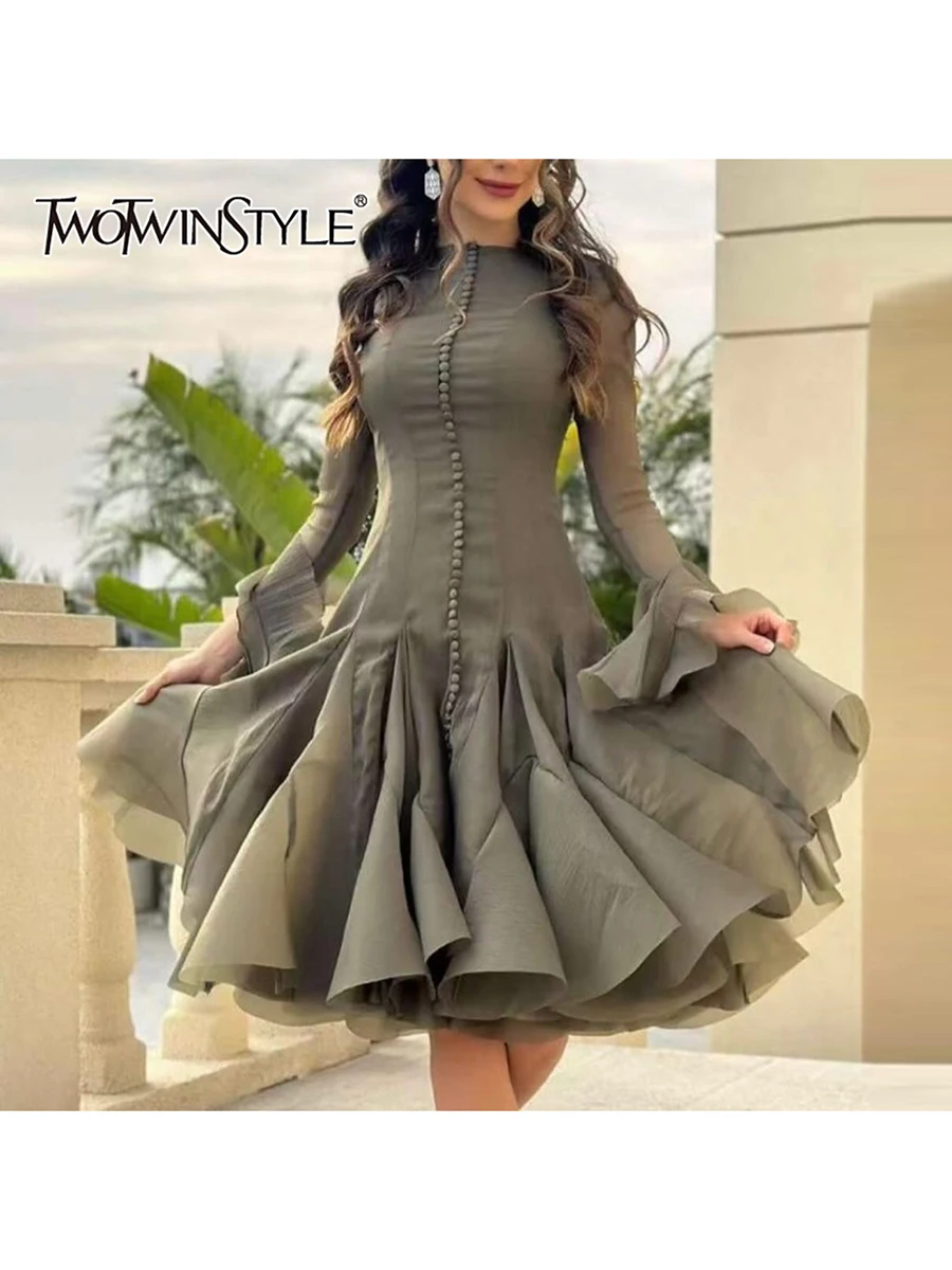 TWOTWINSTYLE, vestidos adelgazantes lisos con botones empalmados para mujer, cuello redondo, manga larga, cintura alta, volantes de retazos, moda femenina nueva