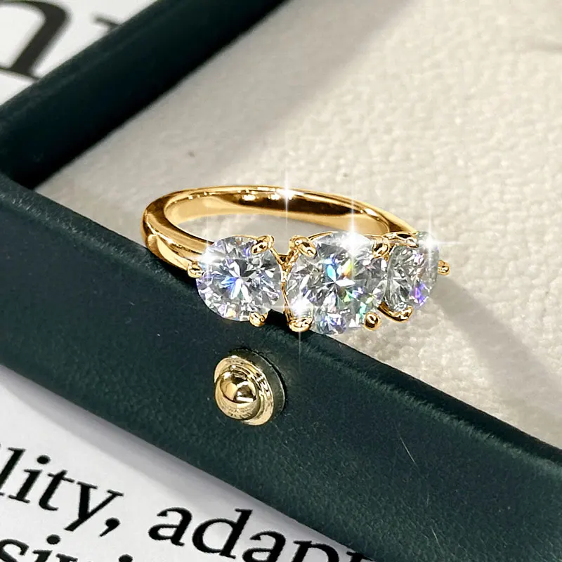 Anziw Anillo de compromiso y boda de moissanita redonda de 8 mm y 6,5 mm, 4 quilates en total, chapado en oro de 14k, clásico de 3 piedras, joyería de promesa para mujer