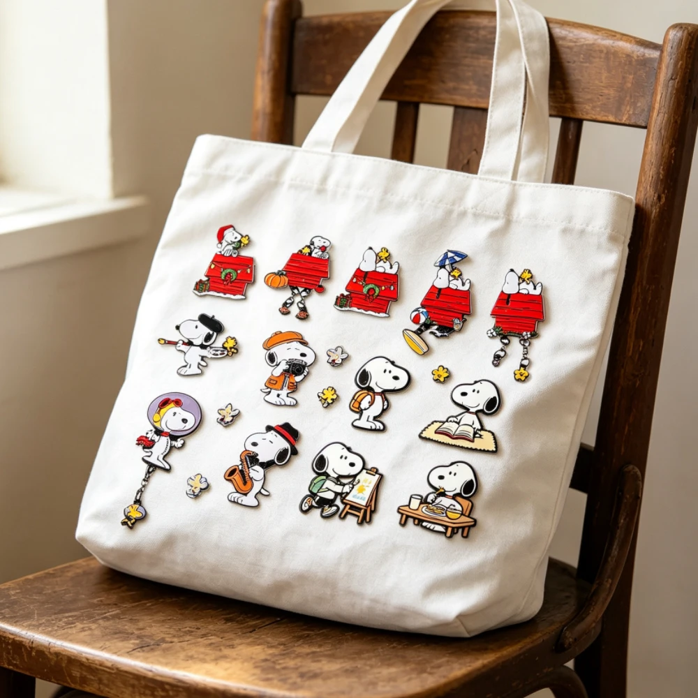Juego de 13 pines esmaltados, broches de perro blanco de dibujos animados, insignias para mochila, regalo creativo para amigos