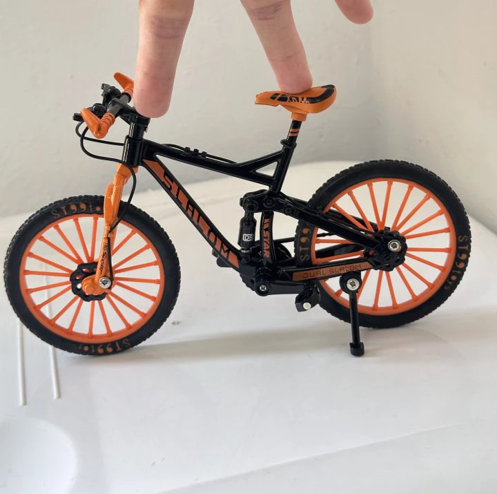 Mini bicicleta de aleación 1:10, modelo fundido a presión, bicicleta de montaña en miniatura de Metal, juguete de carreras, colección de simulación, juguetes para niños