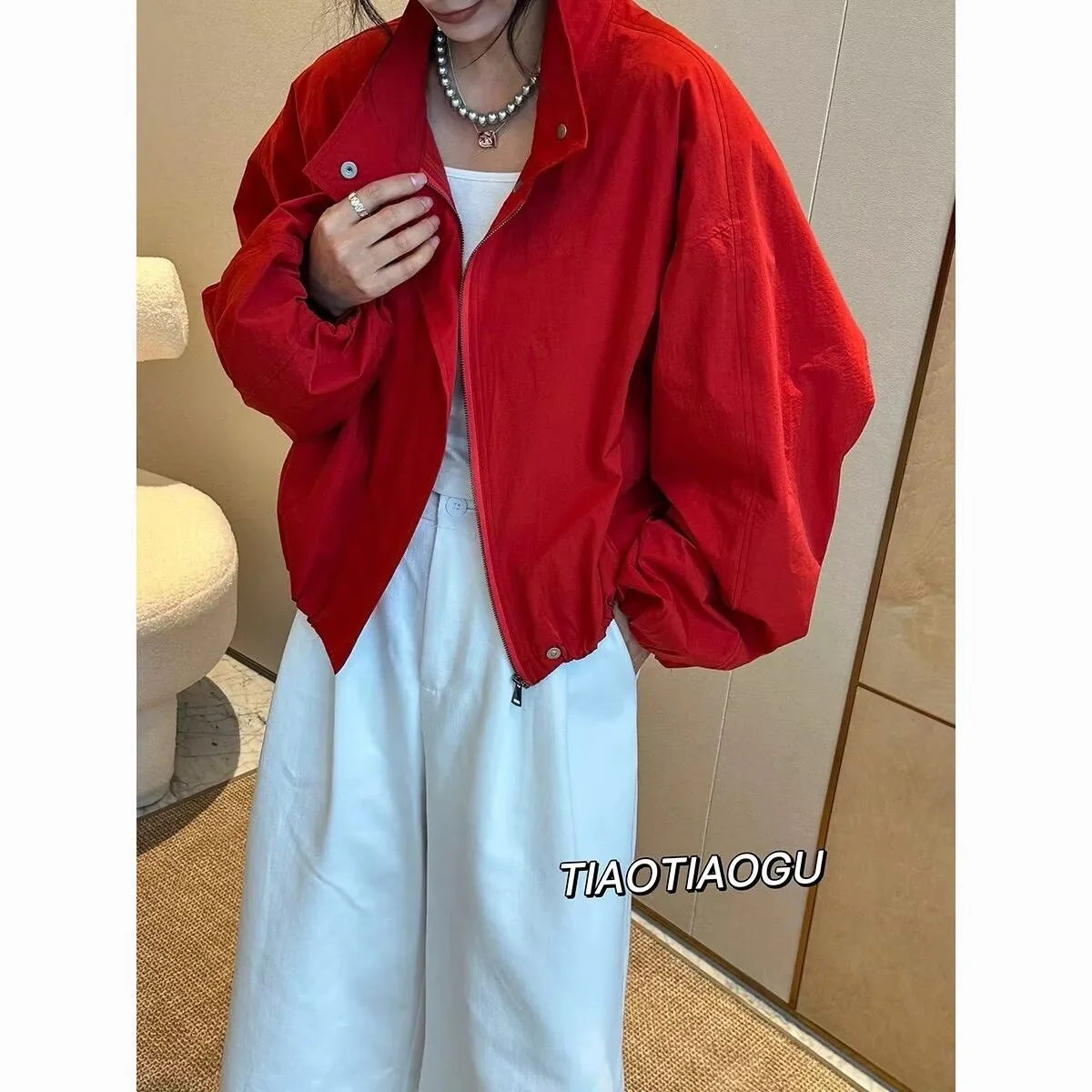2025 nueva chaqueta informal roja con cuello levantado para mujer en primavera y otoño chaqueta corta y fina informal holgada
