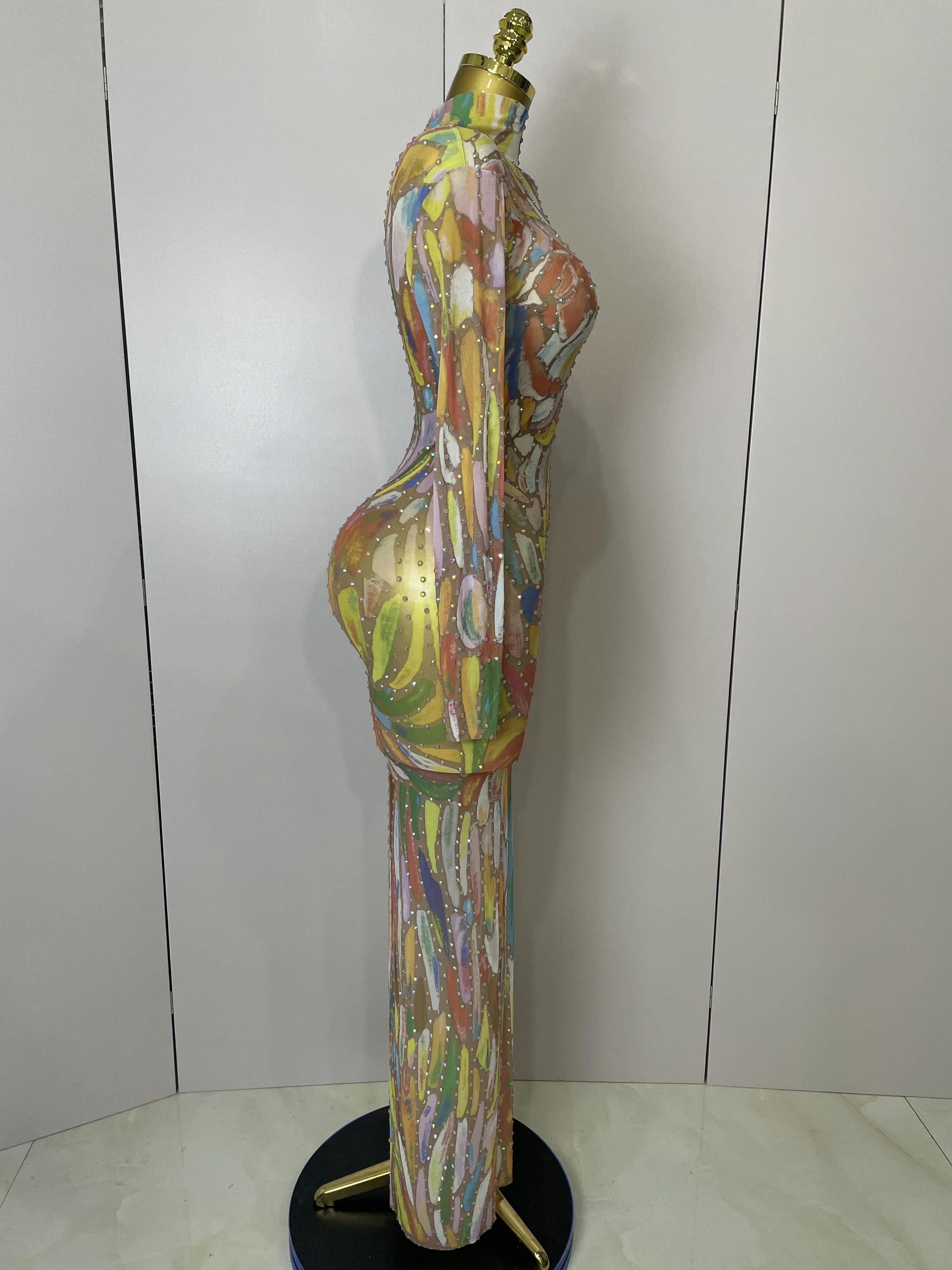 Vestido largo estampado colorido con cuello alto y diamantes de imitación brillantes para mujer, traje Sexy de noche para celebración de cumpleaños, puesta en escena, 2025