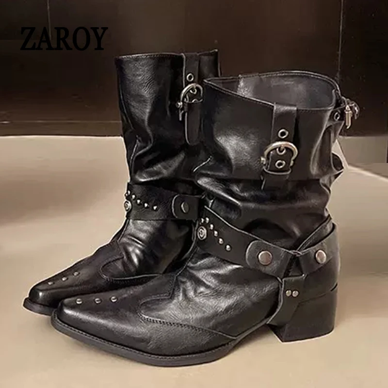 Botas Cortas Plisadas Estilo Punk ZAROY para Mujer, Tacones Cuadrados, Punta Puntiaguda, Caña Ancha, Botas Casuales Y2K con Hebilla y Correa, Botas de Motociclista