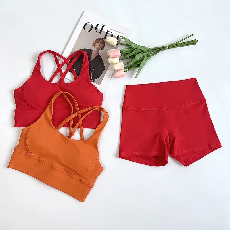Conjuntos de Yoga de 2 uds., conjunto de gimnasio de sensación desnuda, ropa de entrenamiento para mujer, pantalones cortos de Yoga de cintura alta y Sujetador deportivo de tiras, conjuntos cortos de verano