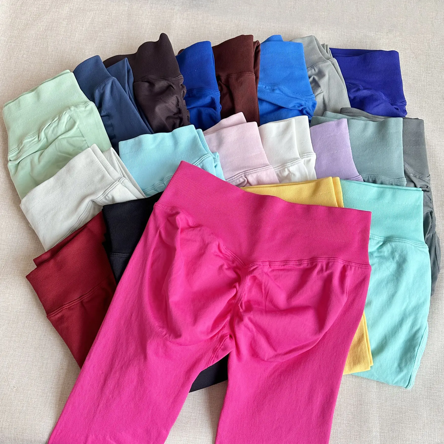 Mallas deportivas para mujer, pantalones largos de Yoga sin costuras, mallas deportivas de banda baja, mallas para comprimir las caderas, pantalones de entrenamiento para gimnasio