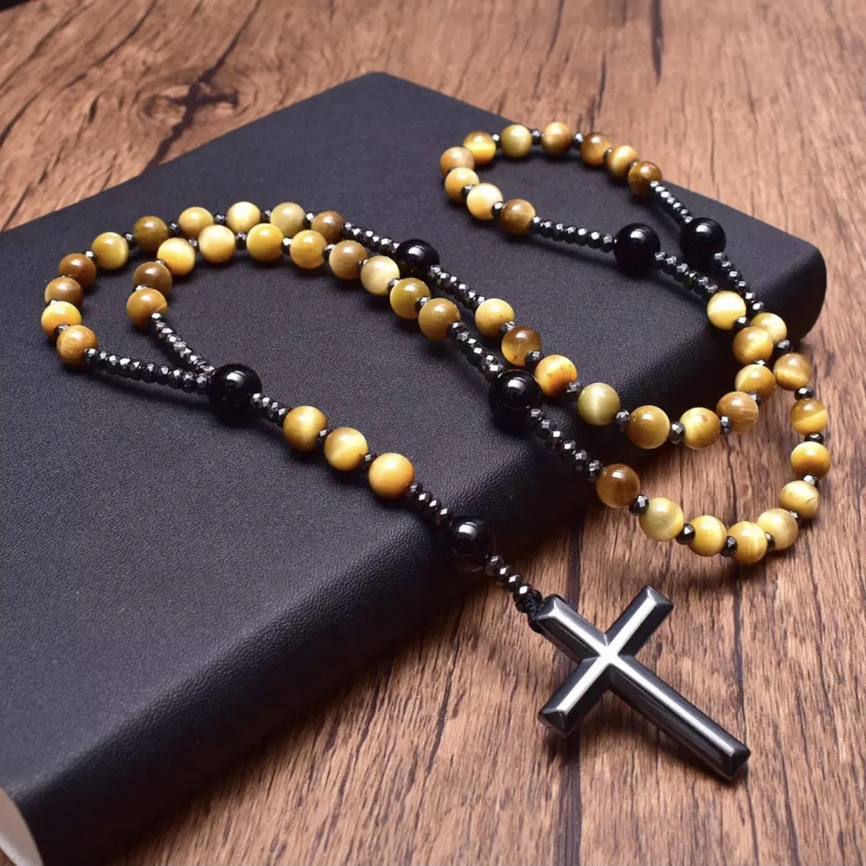 Piedra de ojo de tigre Natural, Rosario de Cristo católico, adorno colgante para coche para mujeres y hombres, colgante de Cruz de hematita, joyería Mala