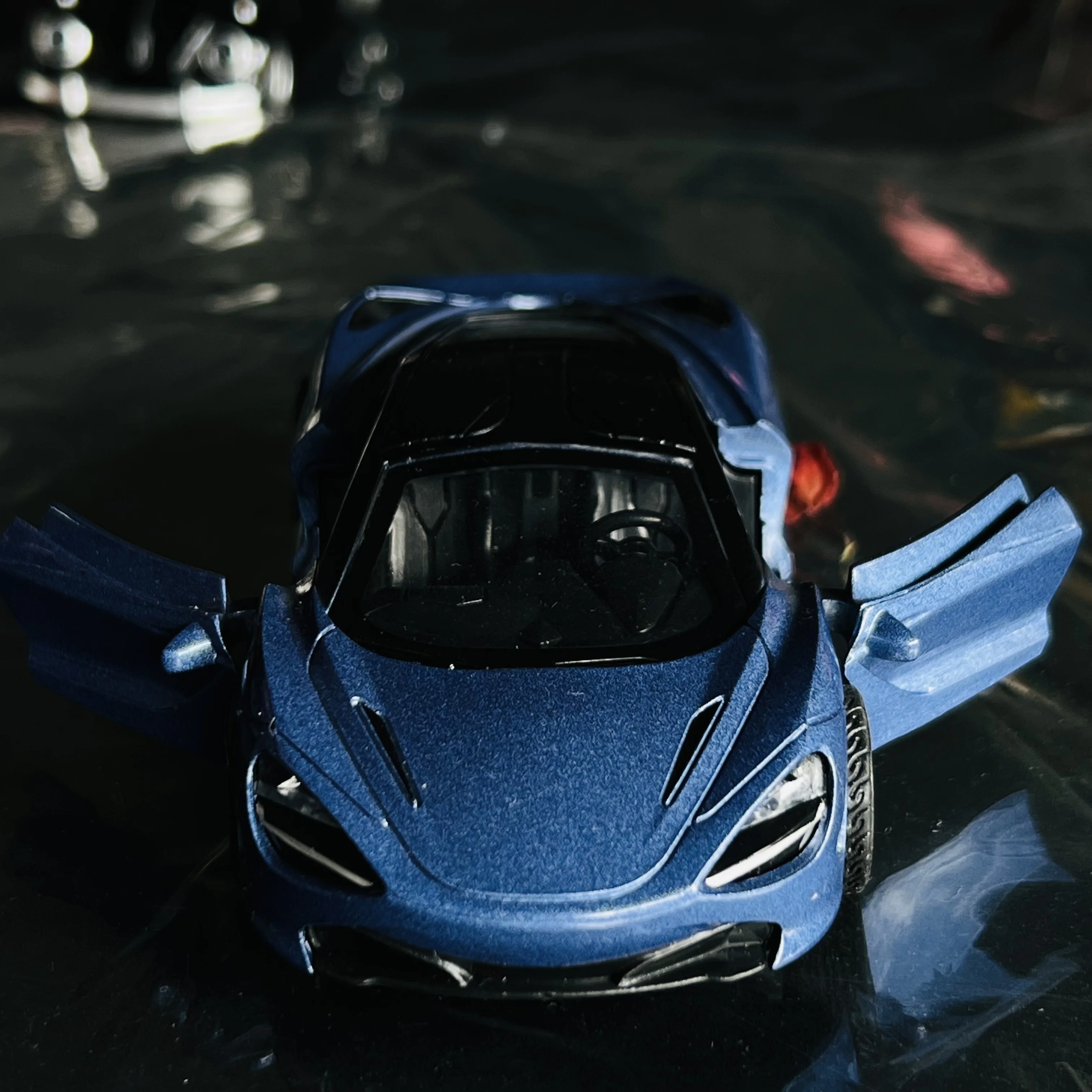 Coche deportivo de aleación de 1: 36 puertas, modelo de simulación de fuerza de retorno, coche de juguete para niños, adorno de regalo para niño