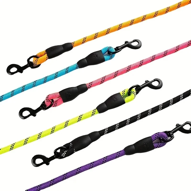 Correa reflectante para perros con cómodo mango acolchado, cuerda de tracción doble resistente para perros fuertes, mejora la seguridad y el contraste