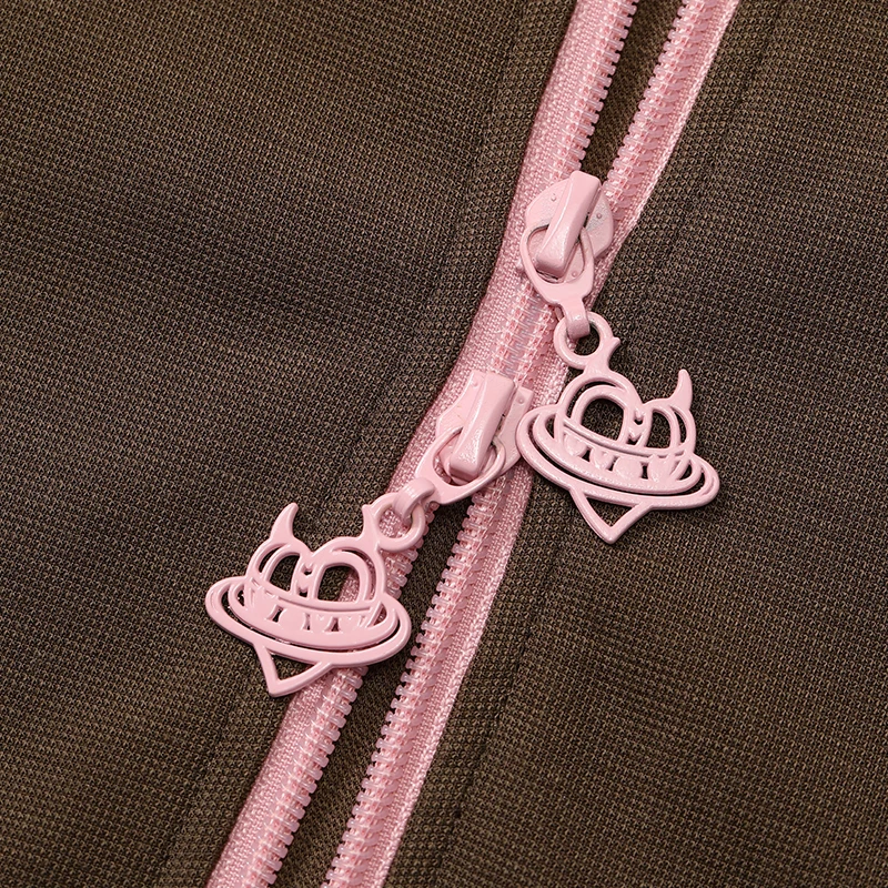 ELFSACK Chaqueta corta con cremallera para mujer, con mangas a rayas en contraste, ropa exterior con cuello alto para otoño, linda camiseta deportiva