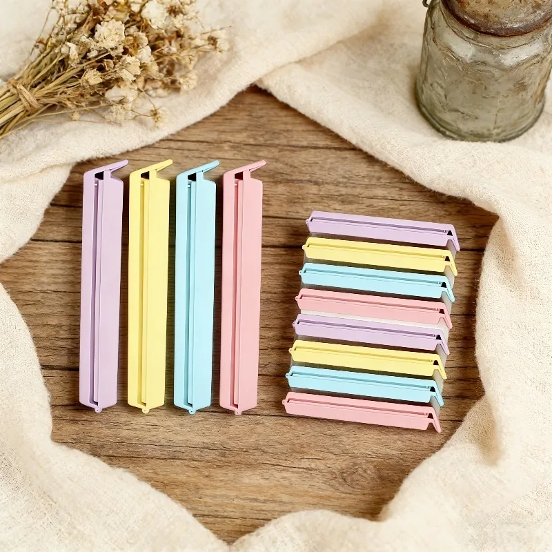 Juego de 16 Clips para Cerrar Bolsas de Alimentos en 3 Tamaños, Ideales para Guardar Alimentos y Bocadillos, Clips de Colores para Cerrar Bolsas para el Hogar