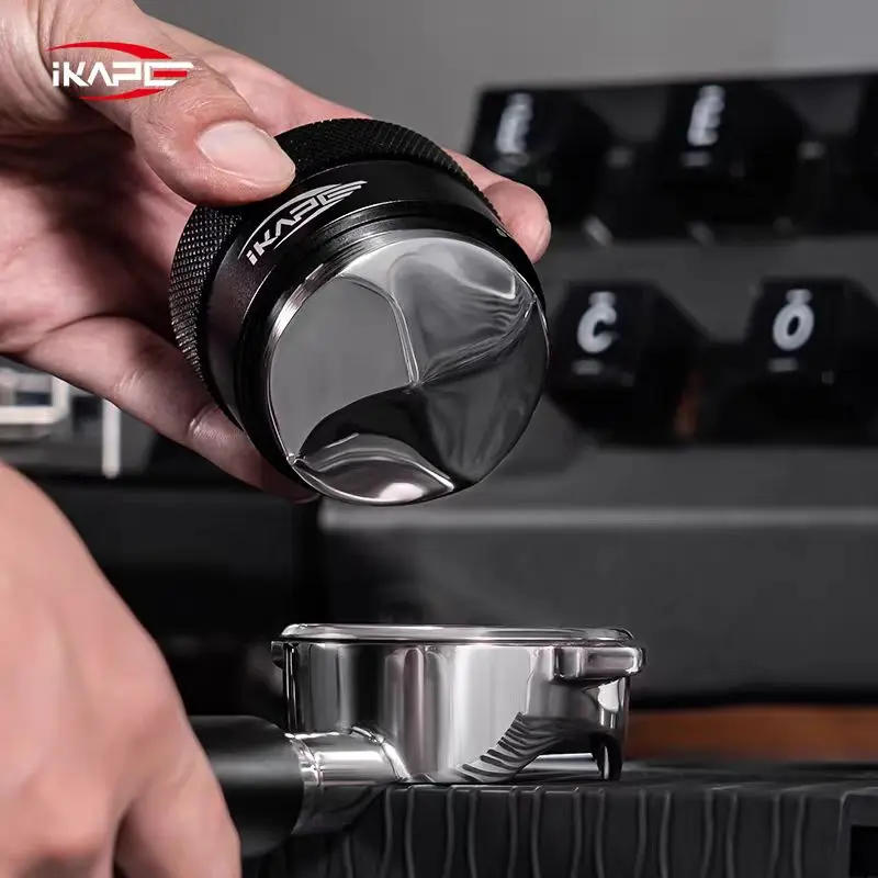 Distribuidor de café IKAPE, compatible con portafiltro de café expreso de 49 mm, 51 mm, 54 mm, 58 mm, distribuidor de gravedad (negro/plateado)