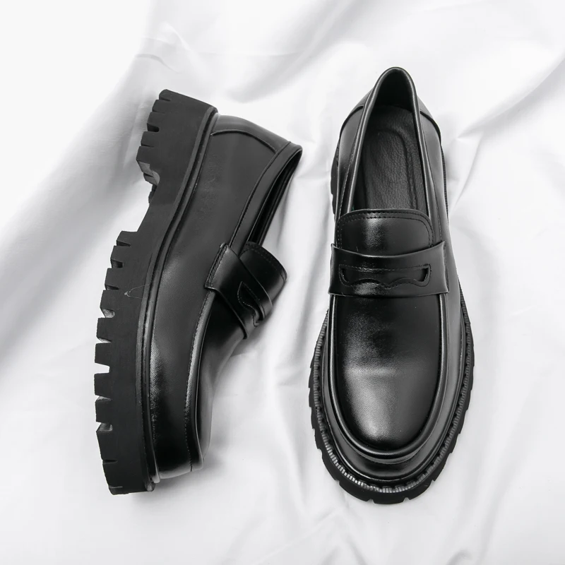 Nuevos zapatos de plataforma, mocasines, zapatos de boda de suela gruesa para hombre, zapatos de negocios formales negros, zapatos informales sin cordones de cuero