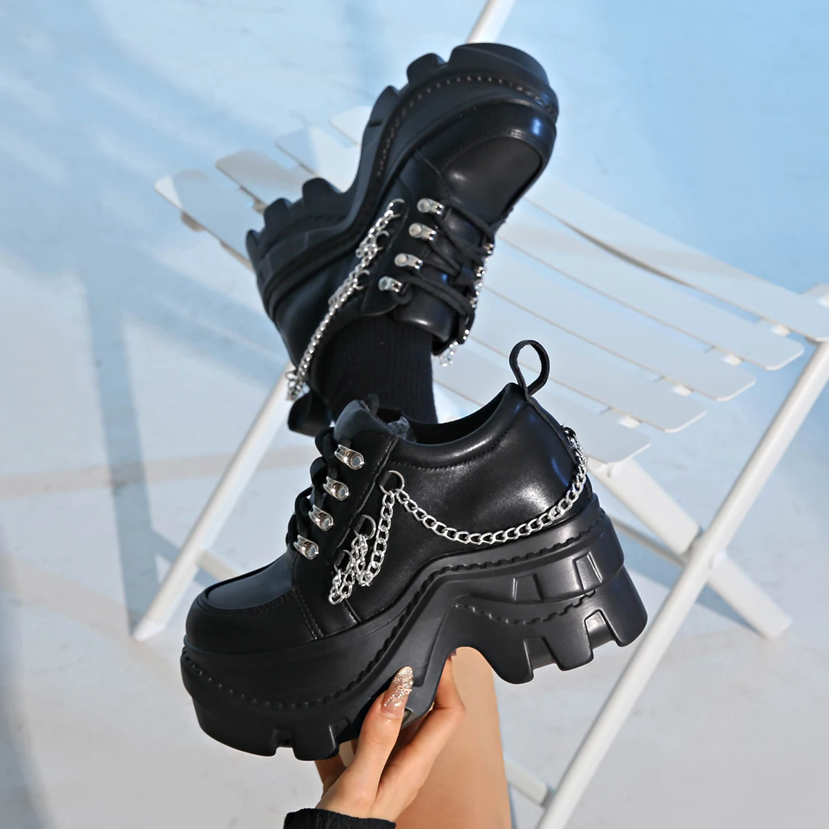 Zapatillas góticas Punk gruesas para mujer, zapatos deportivos con plataforma decorativa de cadena negra, zapatillas Punk antideslizantes de suela gruesa de talla grande
