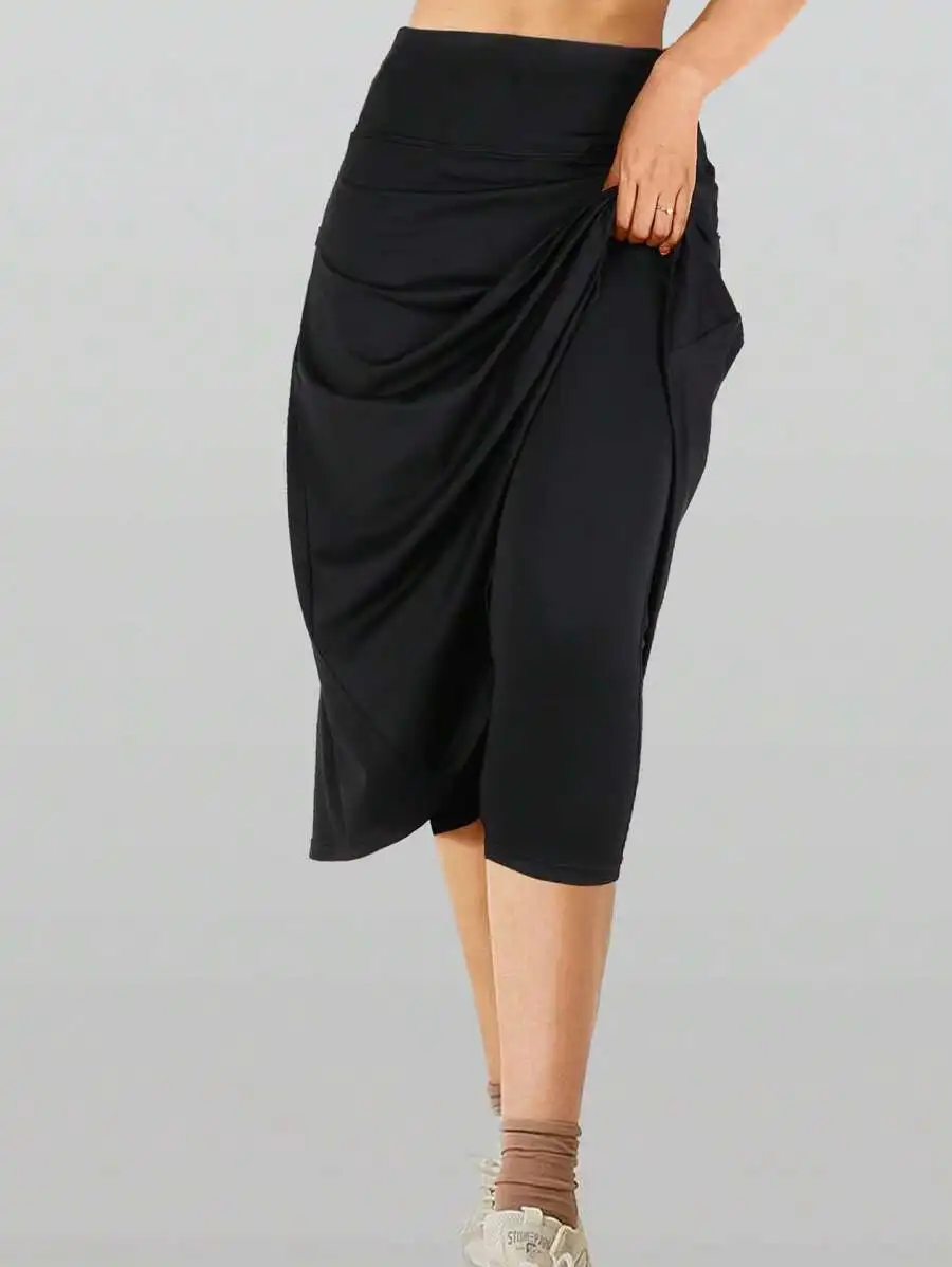 Falda de tenis de secado rápido y ajuste ceñido, estilo halter de yoga de una pieza, color puro, estilo minimalista, alta elasticidad en cuatro direcciones, anti-transparencia.
