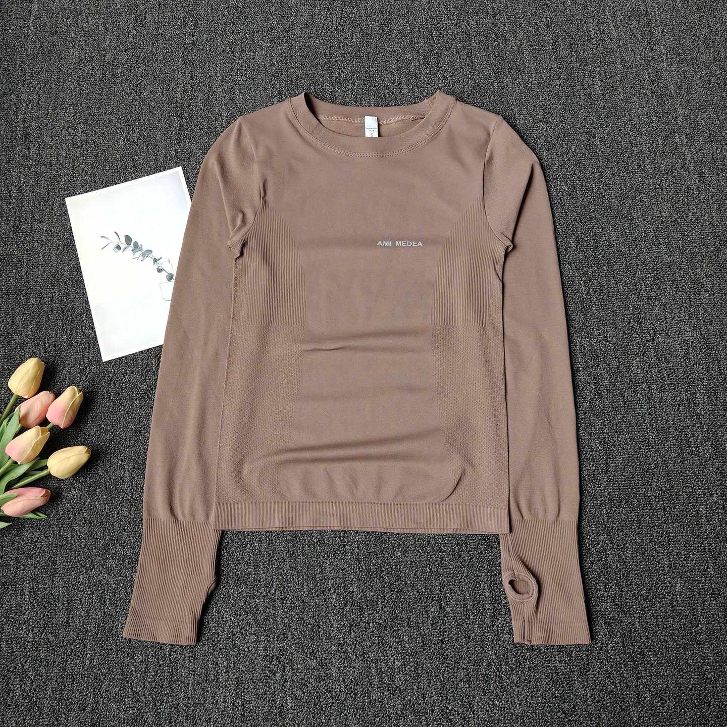 Top de entrenamiento de compresión para mujer, camiseta de fitness transpirable y de secado rápido de manga larga para correr, yoga y entrenar