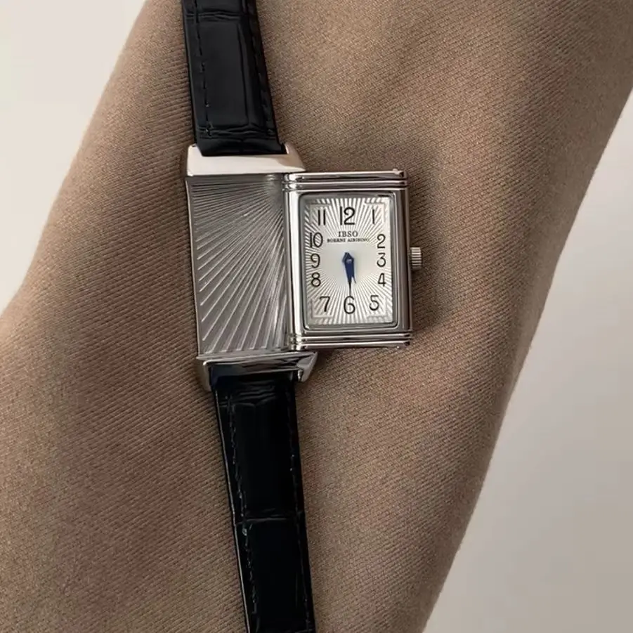 2025 Venta caliente Retro nicho temperamento diseño deslizante cuero cuarzo cuadrado exquisito y versátil reloj Digital 21mm