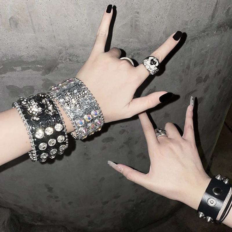 Joyería gótica de cuero, pulsera cruzada de cristal rojo, pulsera de calavera Retro Grunge para mujer, accesorios, dijes Punk coreanos