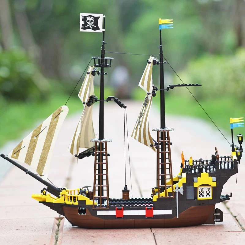 Bloques de construcción iluminados, piratas y guardias reales, Castillo de batalla, 366 Uds., juguete de ladrillos educativos para niño, regalo de Navidad 310