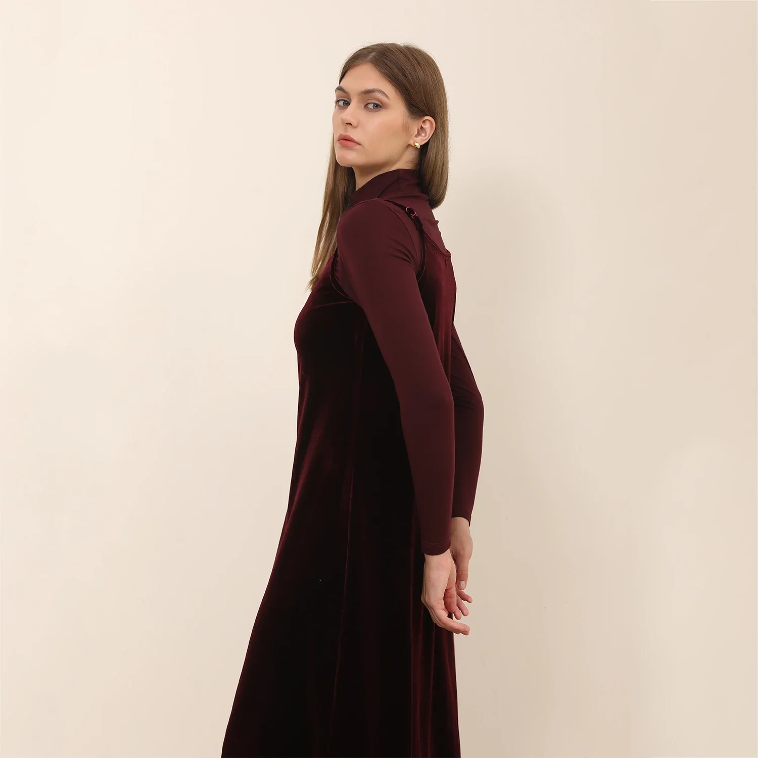AP 2025 Otoño e Invierno cárdigan de terciopelo para mujer y vestido de tirantes ropa elegante para mujer camisa Modal acanalada personalizada en tres colores