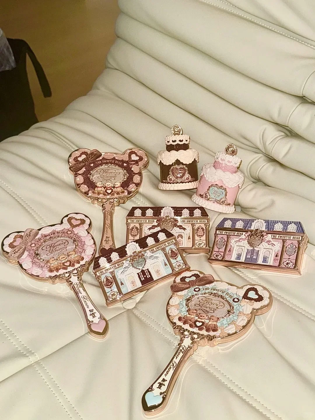 Flower Knows - Set de Regalo de Maquillaje Completo de 5 Piezas, Brillo Labial, Sombra de Ojos, Rubor, Iluminador, Cosmético Diario para Mujer, Regalo de Cumpleaños o Festividades