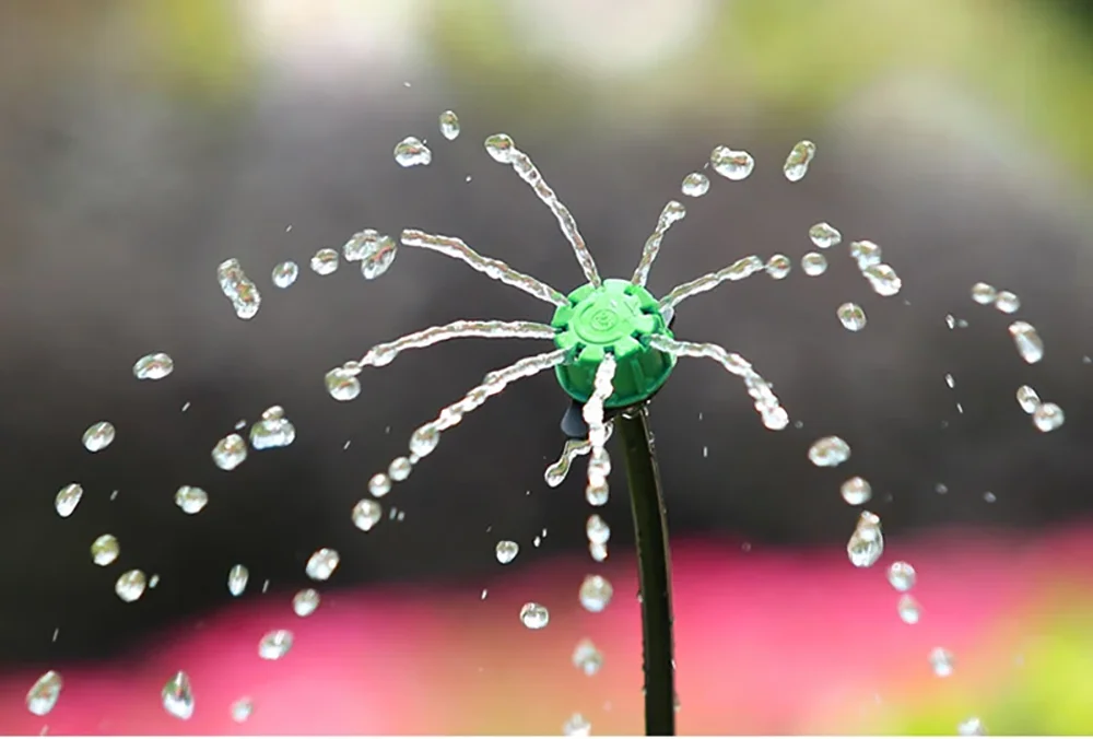 Microboquillas de riego para invernadero, goteros de flujo ajustable de 8 orificios para jardín, cama de flores, 20/50/100 piezas