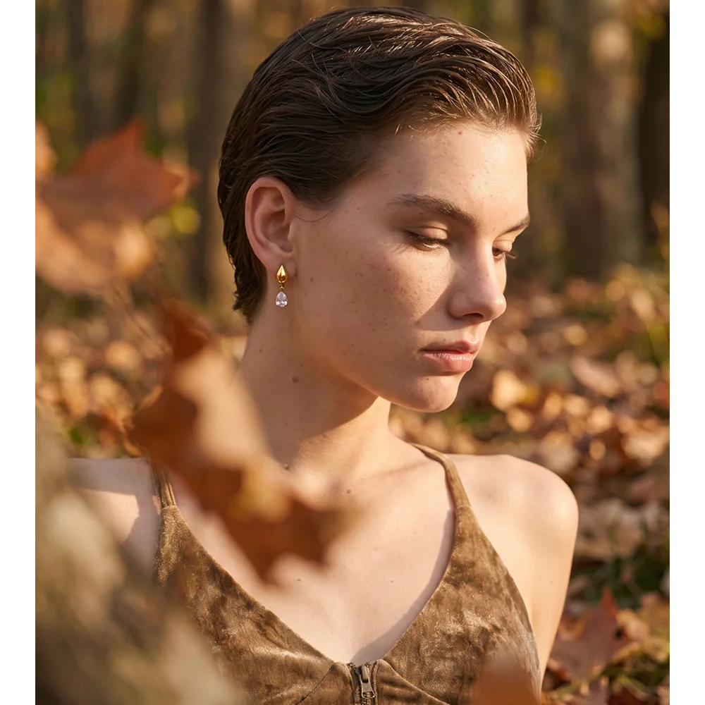 Yhpup Pendientes colgantes de acero inoxidable con circonita en forma de gota de agua, impermeables, chapados en PVD de 16K, joyería de alta calidad para mujer
