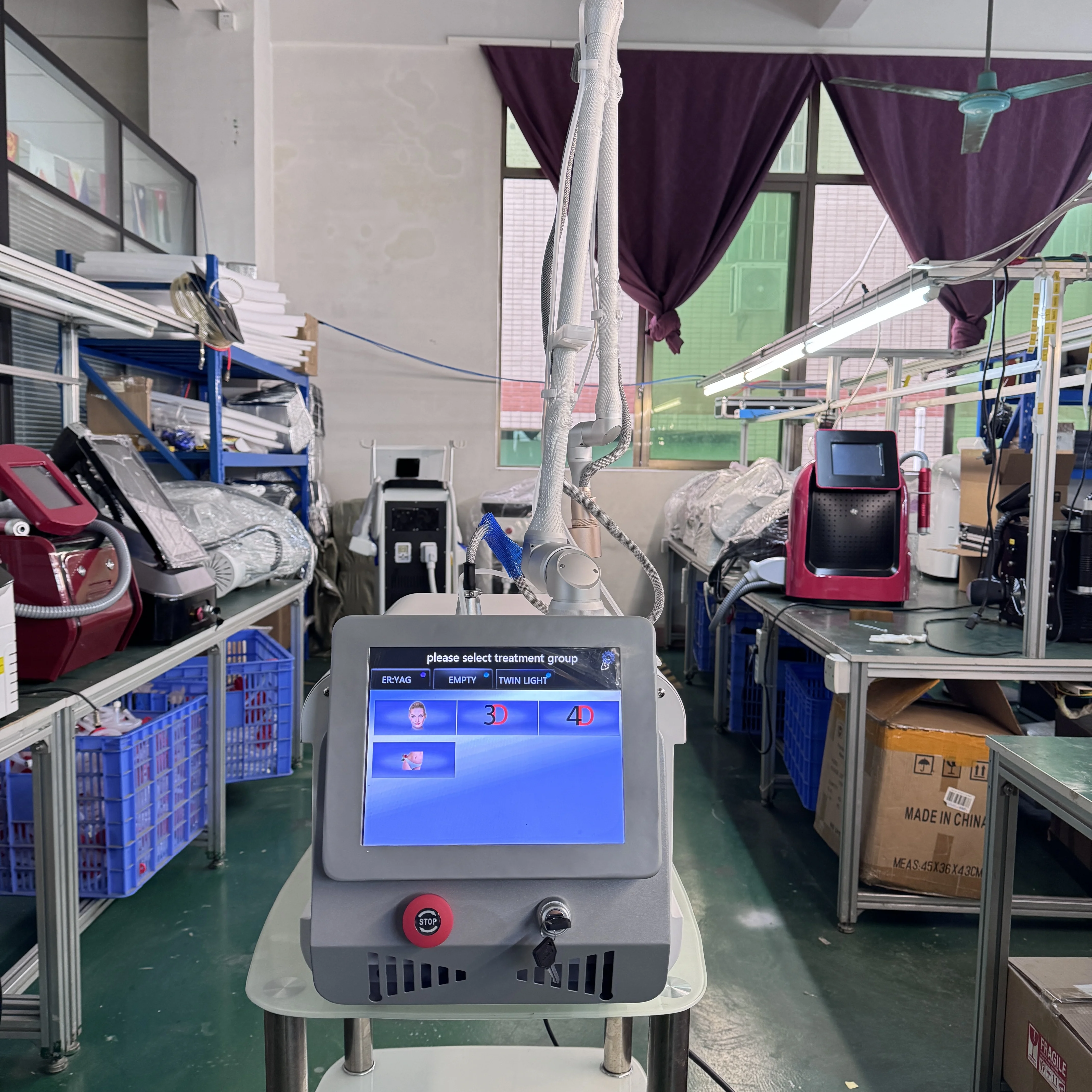 Máquina portátil de eliminación de cicatrices láser fraccional Co2 indolora para rejuvenecimiento de la piel eliminador de arrugas y eliminación de pigmentos