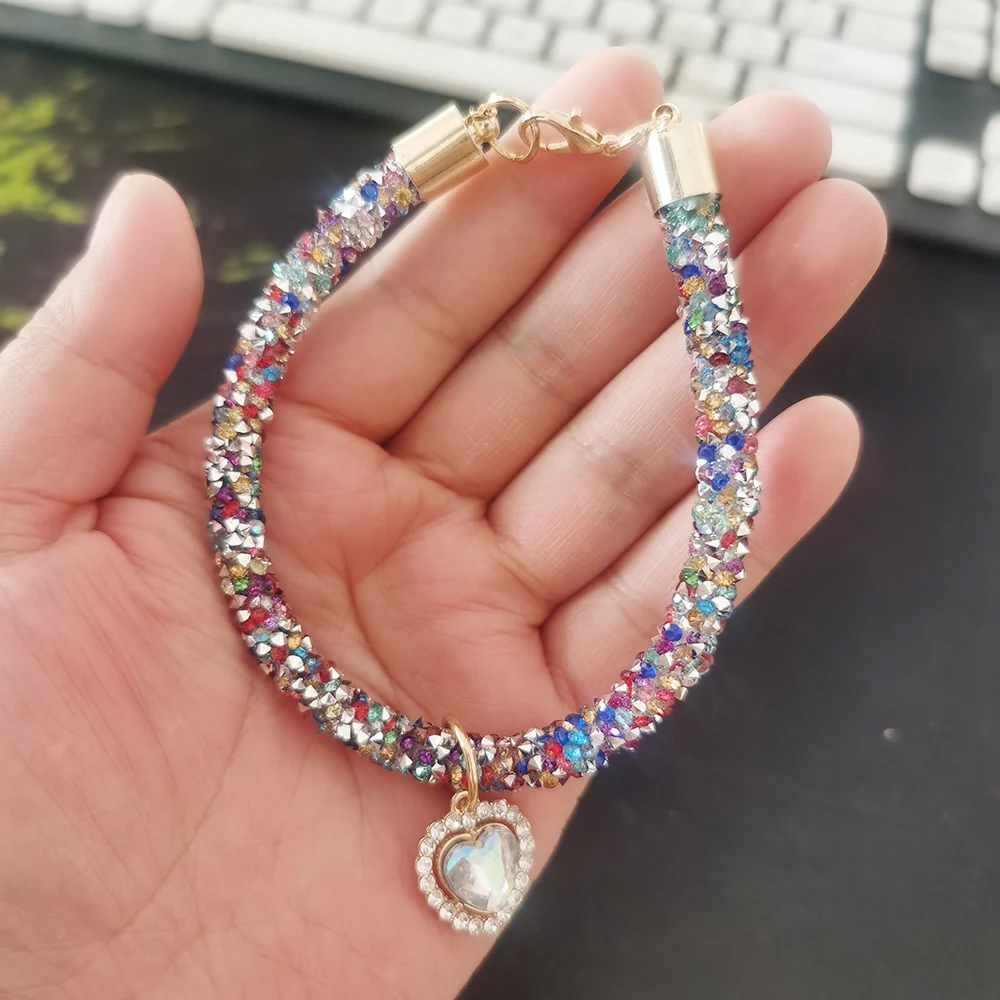 Collar ajustable para mascotas, Collar de perro y gato con colgante de corazón de circonita de diamante, joyería de lujo, collares de Metal para cachorros, accesorios para perros