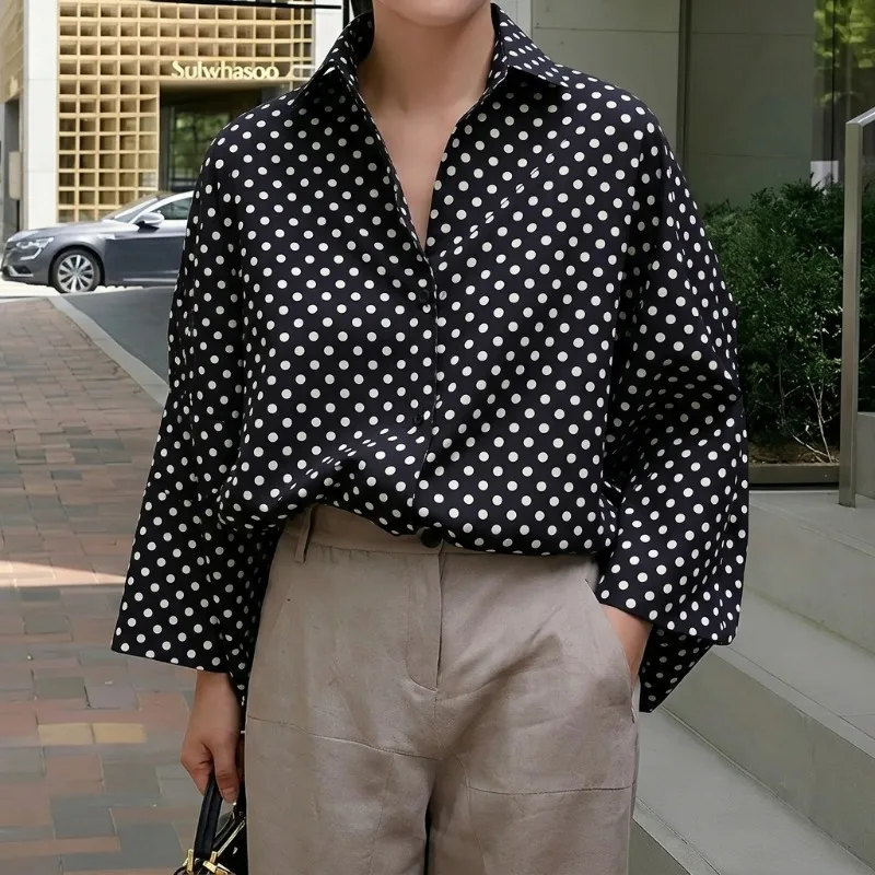UOOZEE 2026 Nuevas Blusas Oversize con Estampado de Puntos para Mujer, Mangas Largas, Contraste de Color Blanco y Negro, Camisas Casuales a la Moda