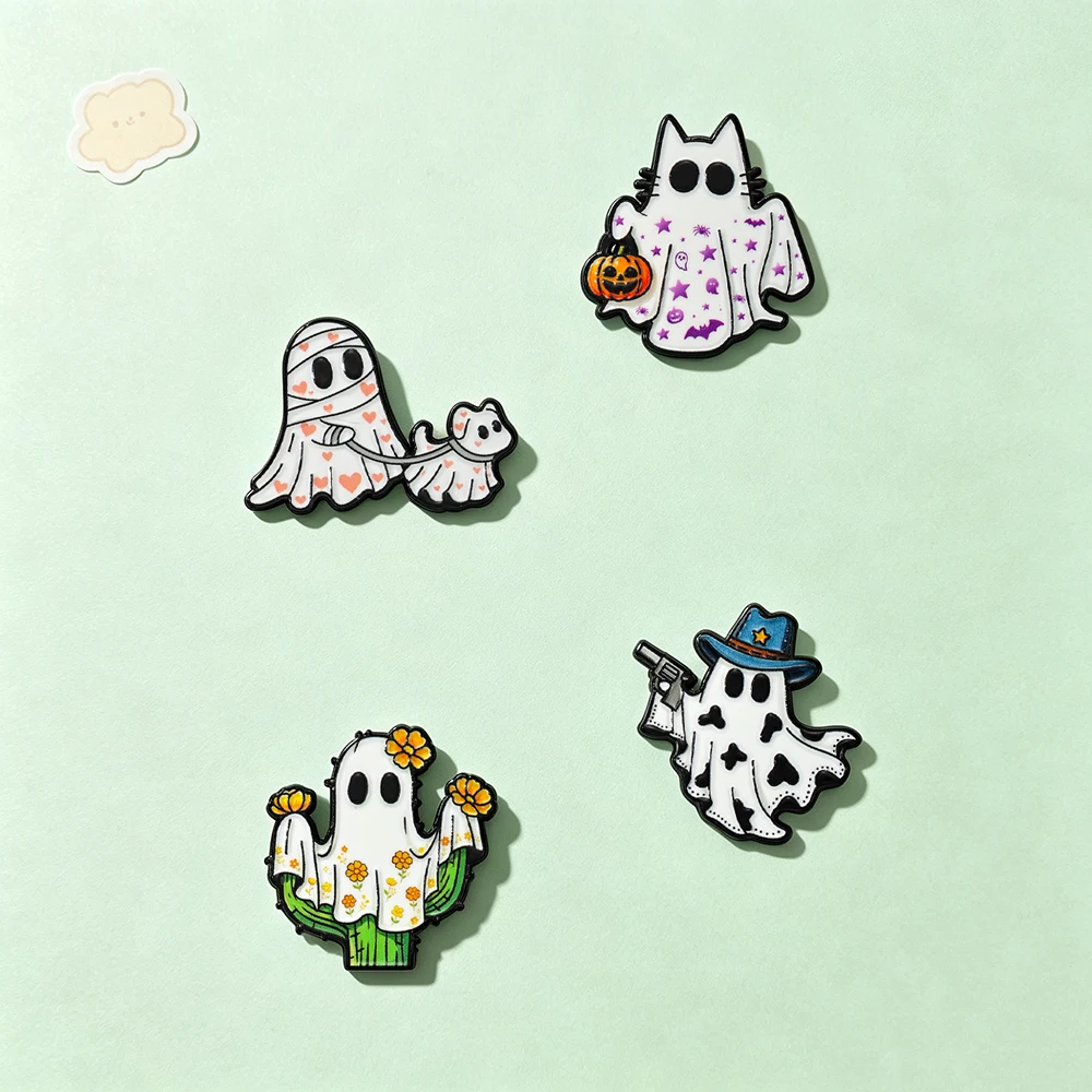 4 pzs. divertidos pines esmaltados de Halloween: fantasma, calabaza punk, araña de terror, esqueleto gótico. Broches, insignias de solapa, joyería para festival oscuro de brujas.