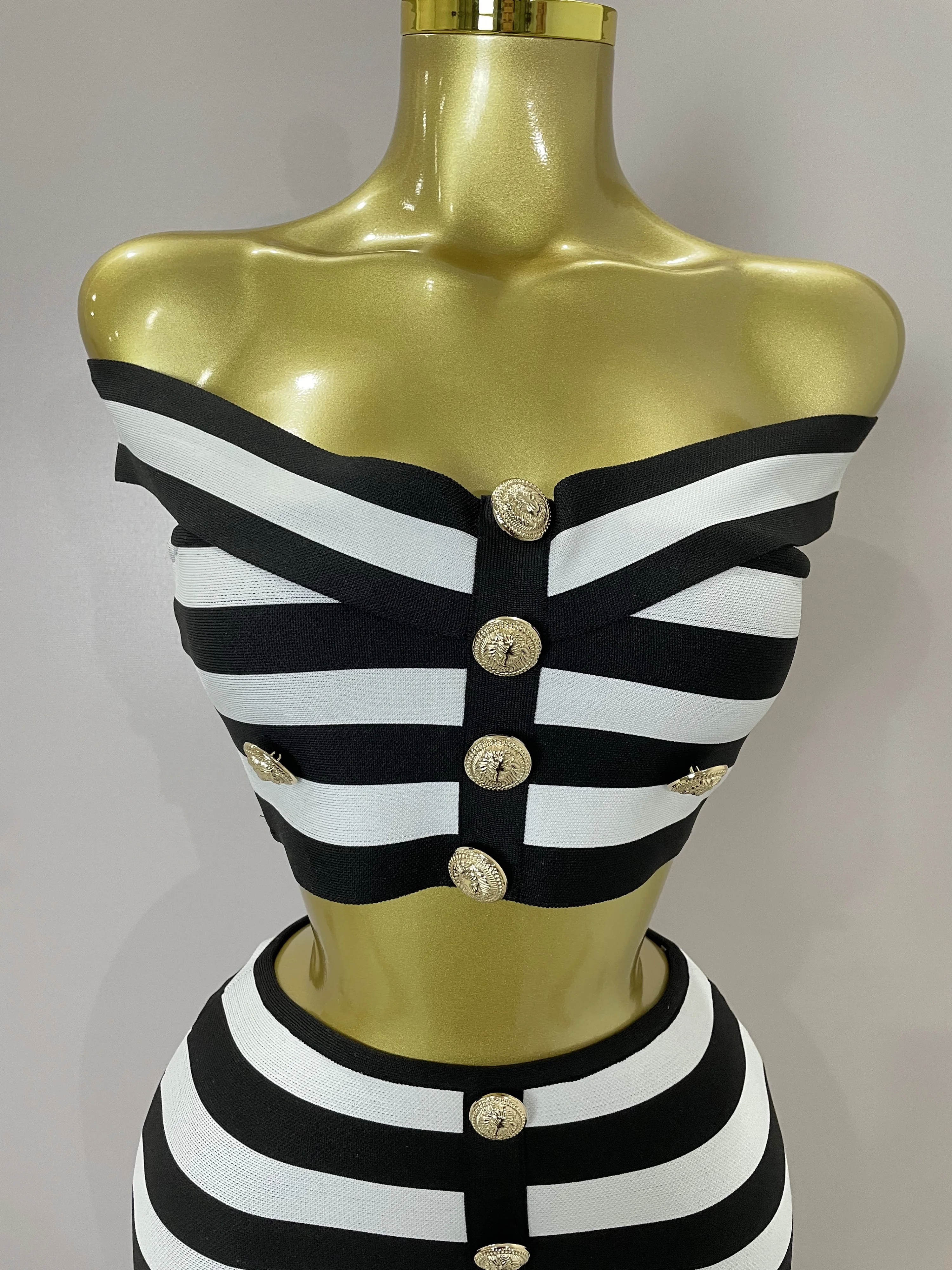 Conjunto de Mini vendaje de dos piezas con botones a rayas y hombros descubiertos para mujer, traje Sexy de diseñador de celebridades para fiesta de noche, traje de cumpleaños de lujo 2025