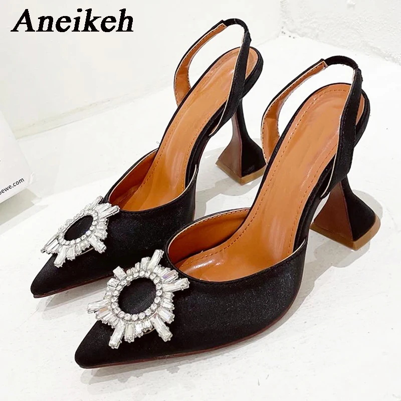 Marca Aneikeh, tacones altos de seda para mujer, tacones altos con Nudo de mariposa de cristal de lujo, zapatos puntiagudos de verano, zapatos de tacón triangular para novia