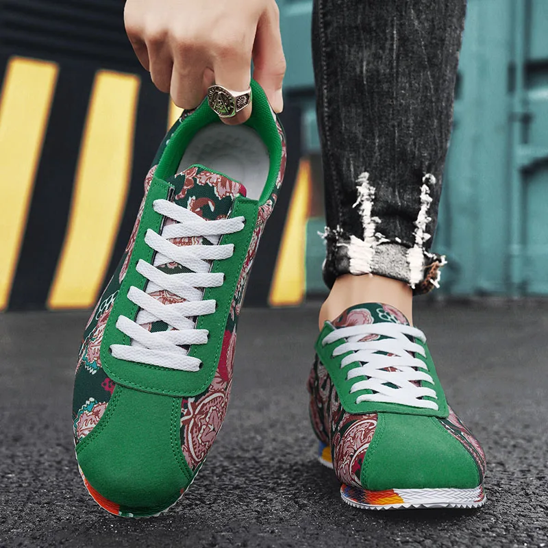Zapatillas deportivas ligeras para hombre, zapatos planos verdes, calzado atlético, a la moda, novedad
