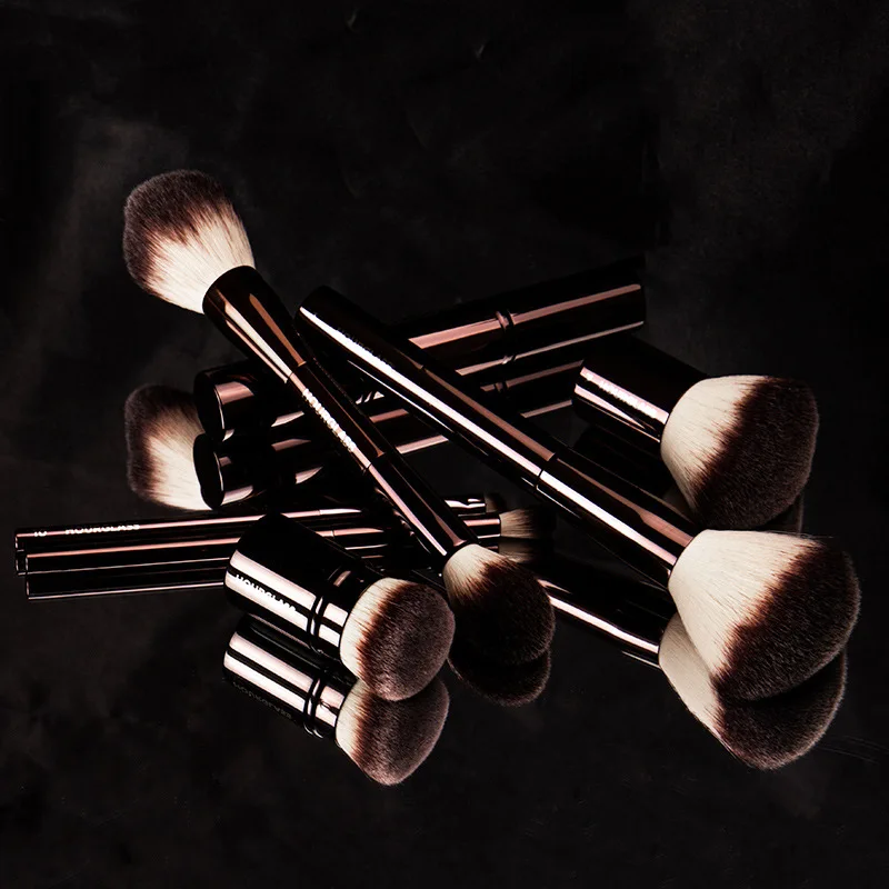 Brocha de Maquillaje Hourglass Cruelty Free - Nuevo Set de 10 Brochas 2024 para Rubor, Polvo, Sombra de Ojos y Base de Maquillaje, Herramientas de Maquillaje Veganas de Lujo