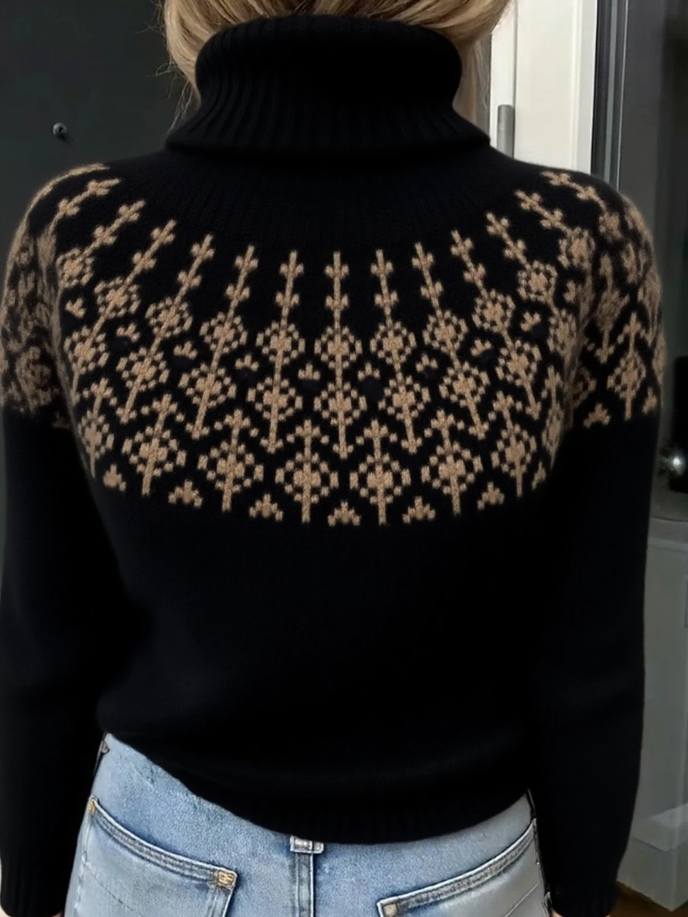 Nuevo Cárdigan de Punto de Diseño Exclusivo para Mujer, Otoño/Invierno, Estilo Desenfadado, Jersey de Cuello Alto Ajustado con Patrón Geométrico Negro, Top Casual y Elegante para Otoño/Invierno, Estilo Básico Versátil para el Uso Urbano, Ropa Casual con Estilo y a la Moda, Cárdigan de Punto con Diseño Exclusivo, Atuendo para San Valentín, Ropa Estilo Instagram, Popular entre las Coreanas, Regalo para Citas, Ropa de Mujer