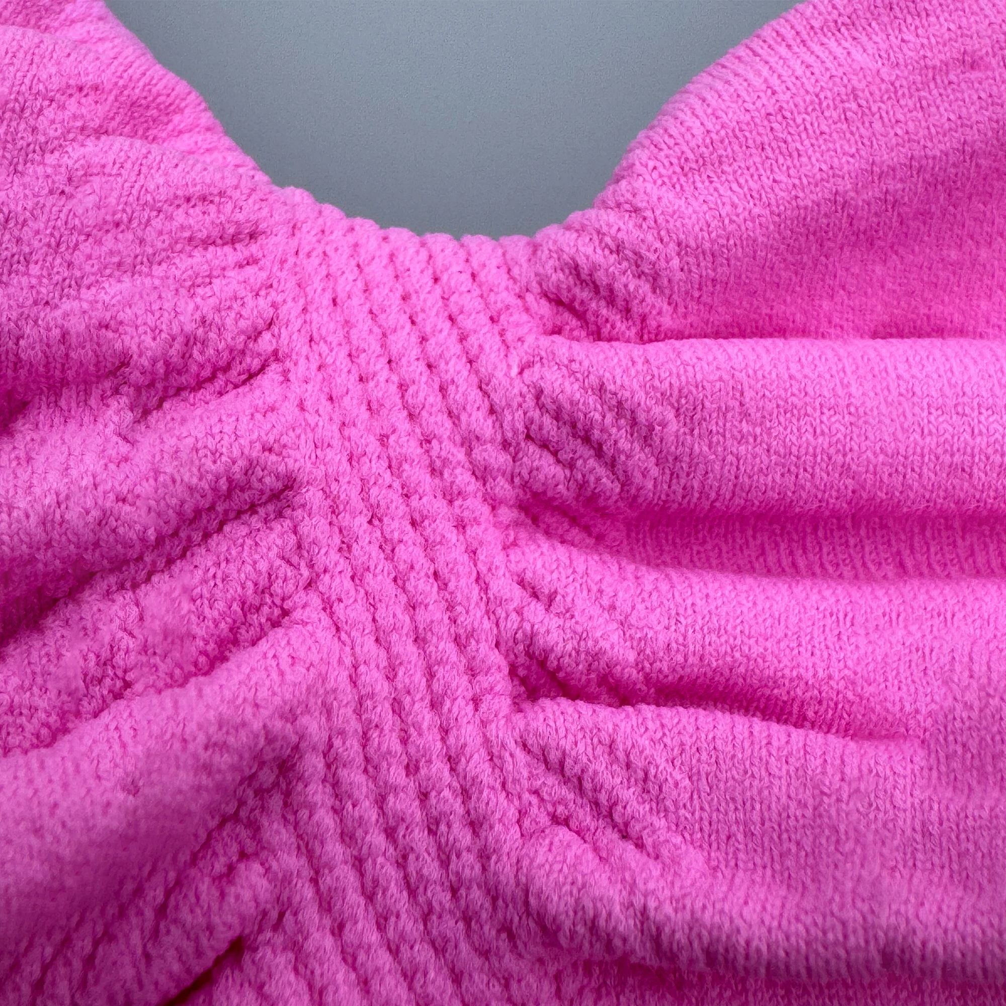 Conjunto Deportivo de 2 Piezas para Yoga y Gimnasio para Mujer, Sujetador Deportivo sin Costuras con Tirantes, Pantalones Cortos de Cintura Alta con Efecto Scrunch, Ropa Deportiva