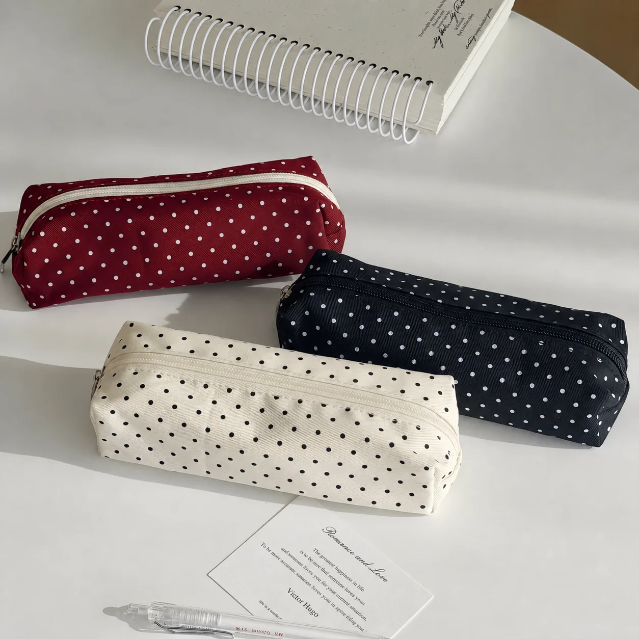 Estuche de lona con diseño de lunares, bolsa de papelería estética simple, bolsa de almacenamiento pequeña portátil para estudiantes, suministros para el regreso a la escuela