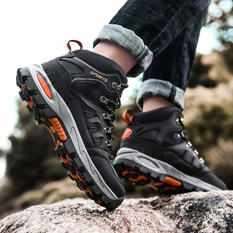 Nuevas botas de cuero para hombre, botas de senderismo impermeables para exteriores, zapatillas ligeras antideslizantes para hombre, botas de trabajo a la moda para el desierto