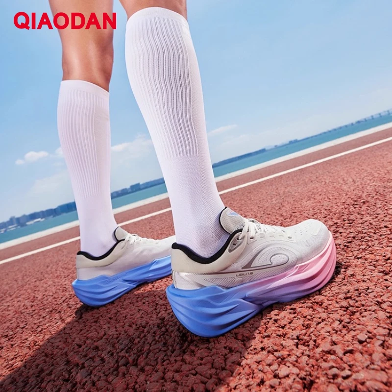 QIAODAN TG1.0 Zapatillas de running para mujer 2026, nuevas zapatillas de plataforma para carreras, absorción de impactos, suaves, para larga distancia QDB022253285