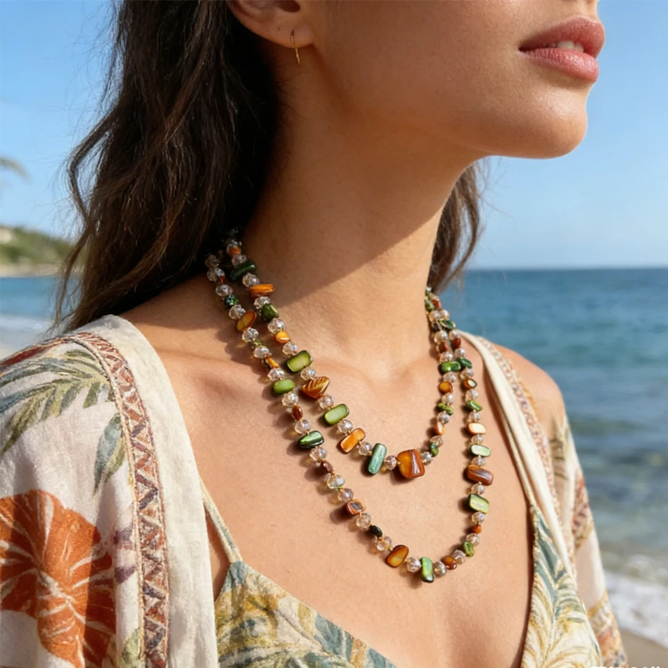 Collar de estilo bohemio con capas de cristal y conchas naturales, con un toque de lujo ligero y de alta gama, accesorio largo de doble capa para la playa.