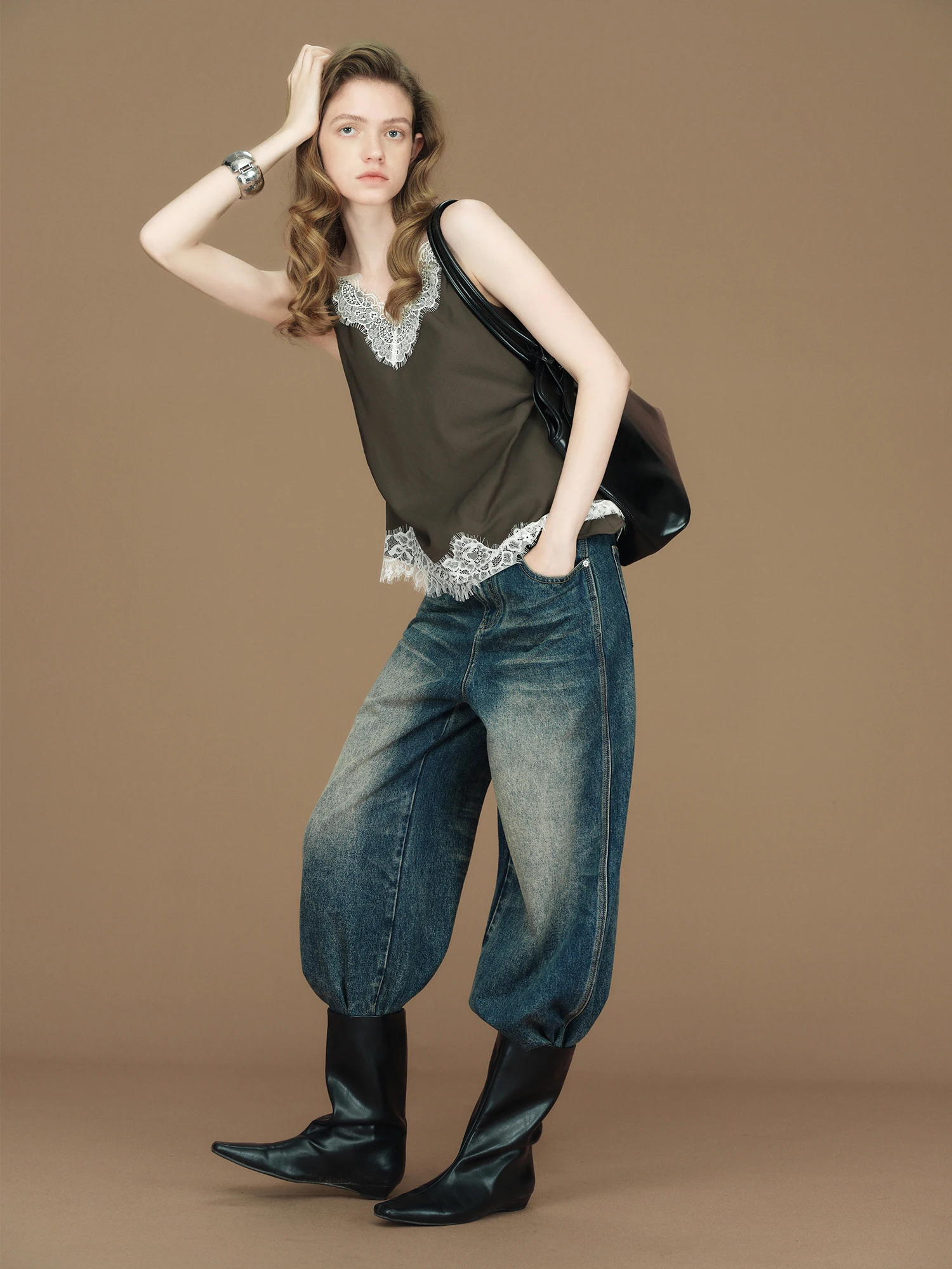 FSLE【Serie Premium】Camisola de mezcla de lino con ribete de encaje para mujer, top ajustado a la cintura para un estilo romántico y elegante para el día a día